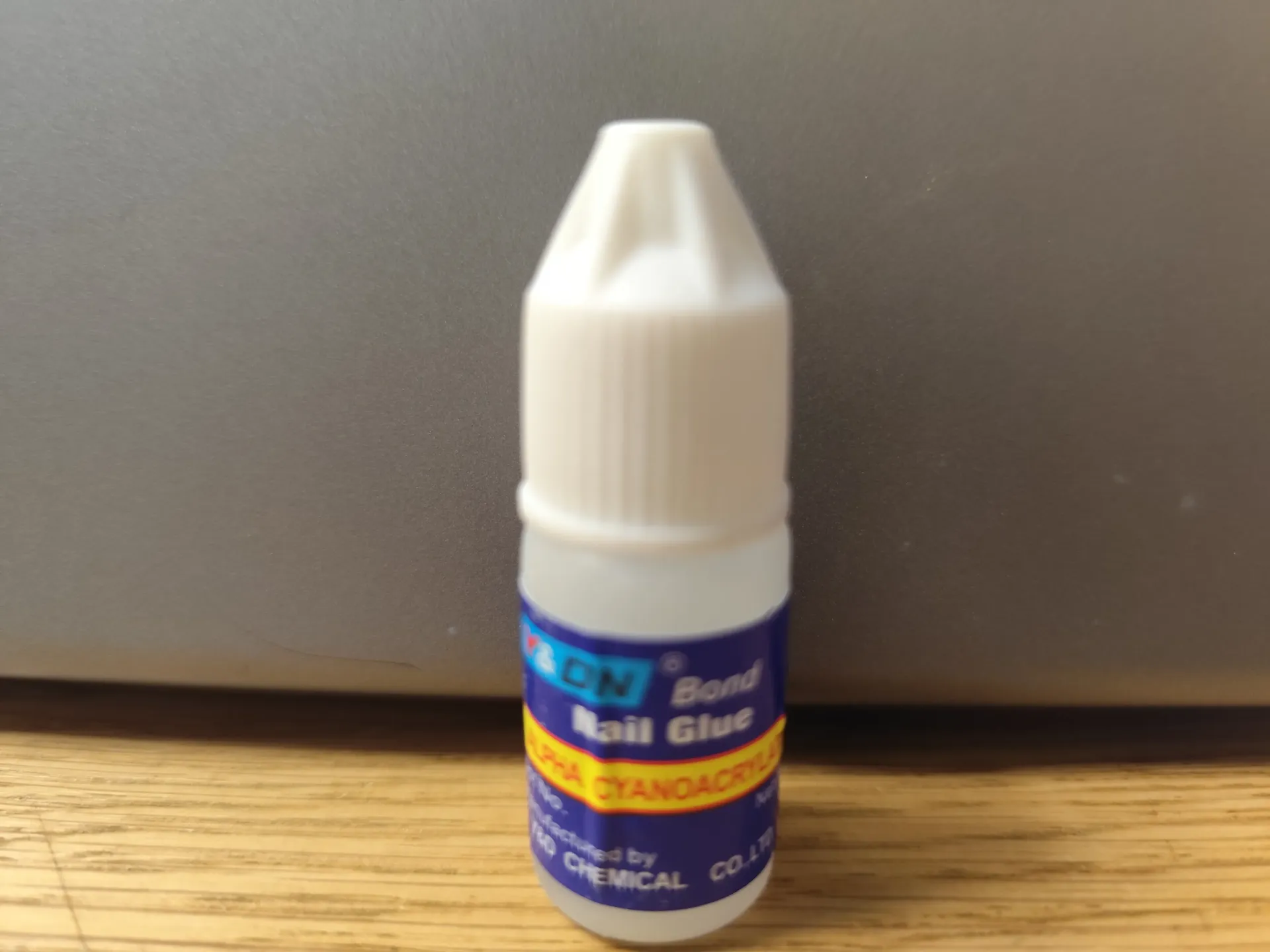Y & DN  Nail Glue